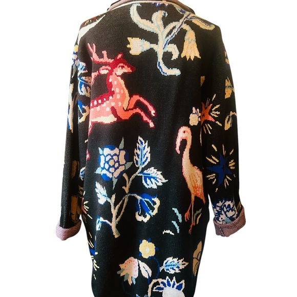 BY ANTHROPOLOGIE WOMEN’S CUTE SHACKET SWEATER BLACK WITH FLAMINGOS & FLORAL SZ M - Picture 4 of 9